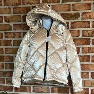 Calvin Klein champagne color Puffer Jacket w/ Quilted Design & pockets w/hood S